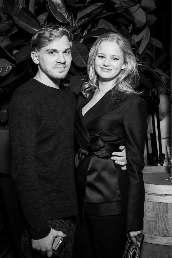 ⠀
обещания, данные этой принцессе, невозможно не выполнить. обещал выходные вместе – всё остальное уходит на второй план [к чёрту].  
⠀