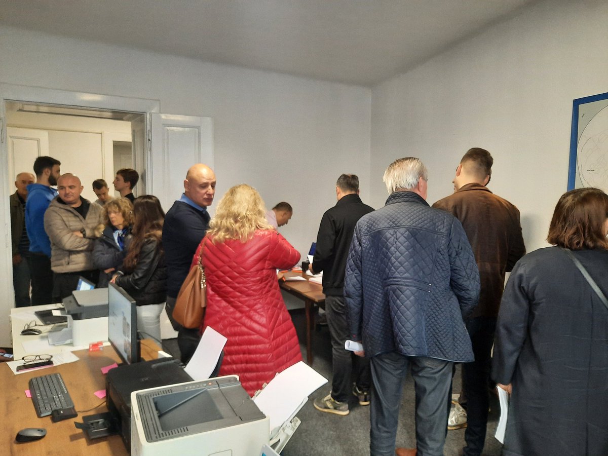 SaStaroGrada's tweet image. Vreme je da oslobodimo naš grad. Podržite listu Srbija protiv nasilja u Przrenskoj br. 1 danas do 20h i sutra , u nedelju, od 10 do 18h.