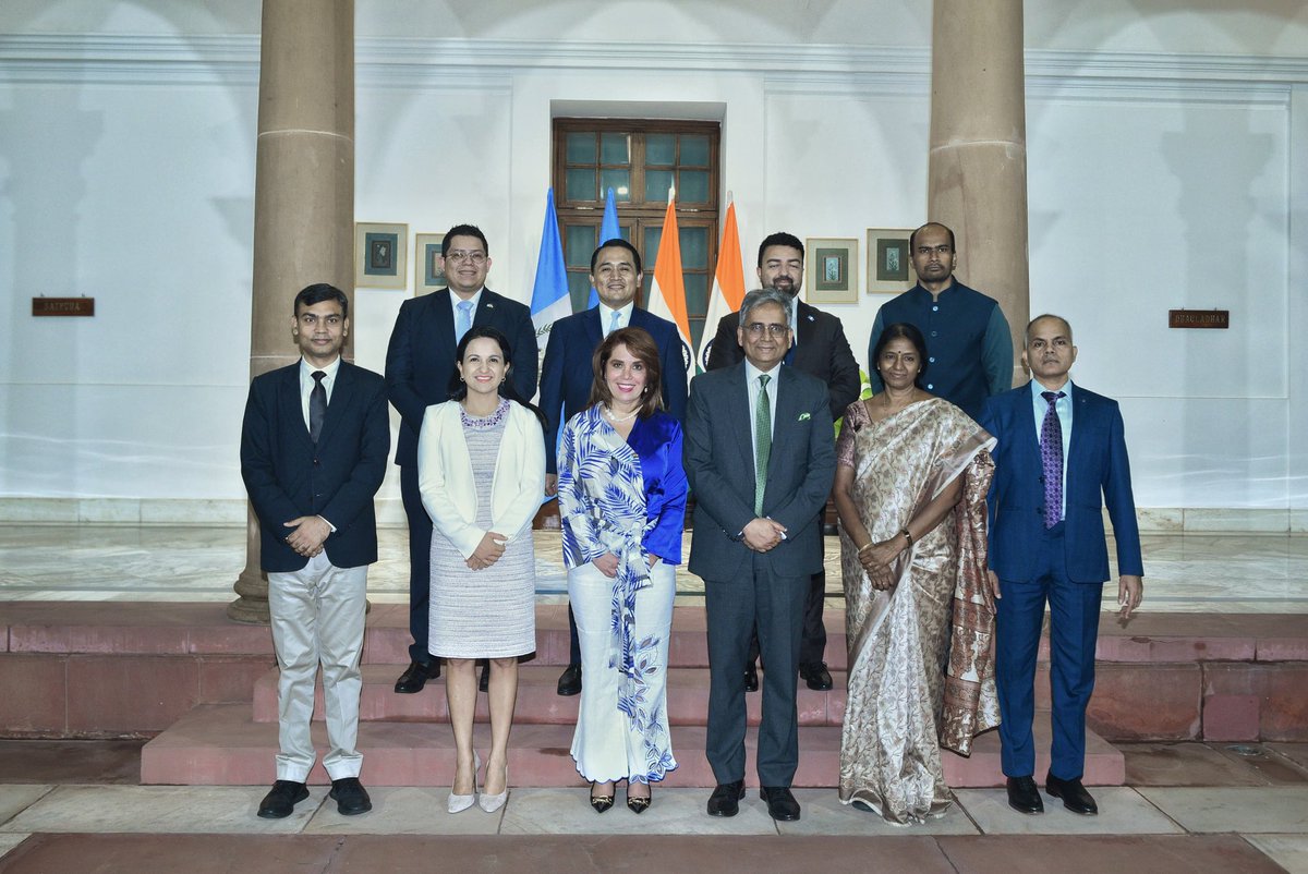 3rd India-Guatemala FOC held in New Delhi today. 

Co-chaired by Secy (East) @AmbSaurabhKumar and Vice Minister Karla Gabriela Samayoa Recari @minexGT.

They reviewed bilateral ties, and agreed to further strengthen relations in areas of trade, agriculture, health,…