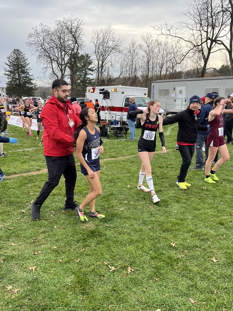 D11Sports's tweet photo. READY TO GO:  Team @SLUHNSportsMed  is ready for today’s @PIAASports Cross Country Championships in Hershey. 

Their team always brings their “A” game. @mystlukes @hauthAT61 https://t.co/hM6m4IrPsa