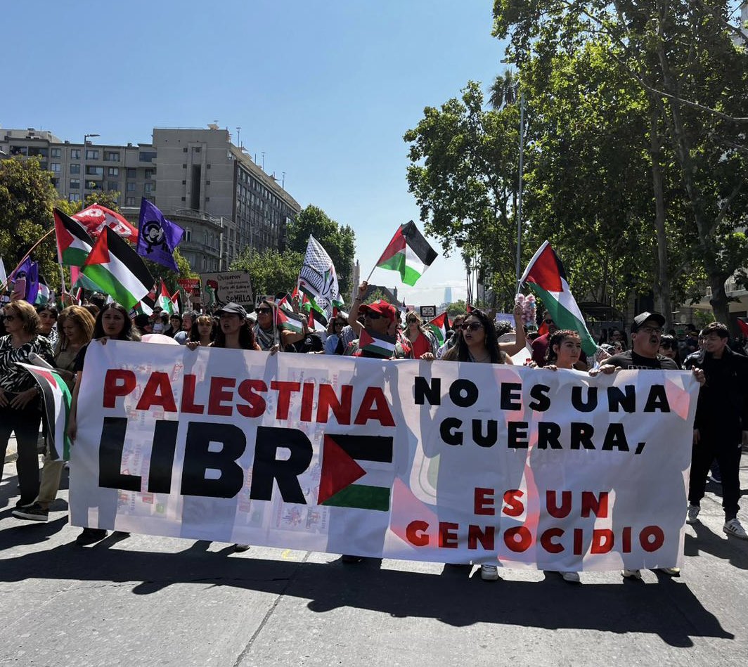 danieljadue's tweet photo. Marchamos por Palestina y sus niños y niñas asesinados por el Estado de Israel. Exigimos el fin de los bombardeos, parar el genocidio y el fin de la ocupación. #PalestinaLibre #PalestinaResiste https://t.co/mKSHu17rPL