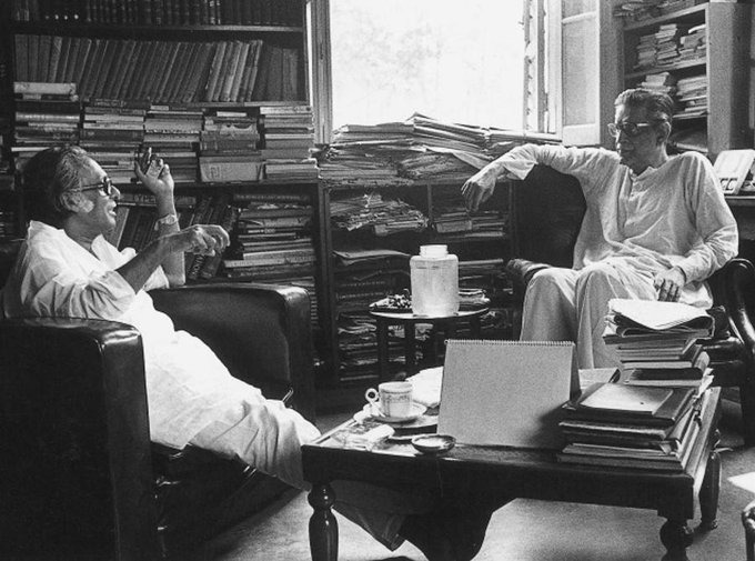 2 Legends in One Frame : 
#MrinalSen n #SatyajitRay in 1991 .