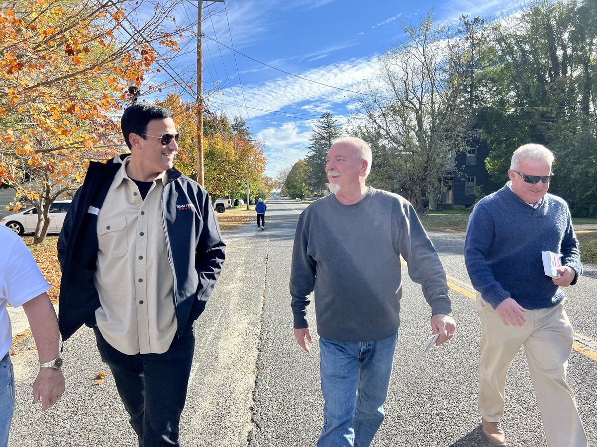 TestaForNJ's tweet image. Hitting the pavement with Ron Sutton in support of his campaign for Commercial Township Committeeman and the rest of #TeamTesta!

Commercial Township and the rest of the First District are ready for a BIG win Tuesday! 🇺🇸