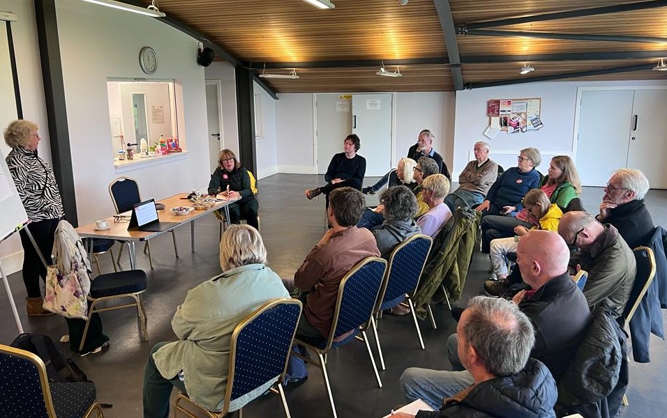 We had a great campaign meeting today discussing strategy for a #LabourWin24 here in Folkestone & Hythe. There was a good turnout despite the weather, and a massive amount of enthusiasm for building our campaign. Come and join us ⬇️
jdr.labour.org.uk/join-journey