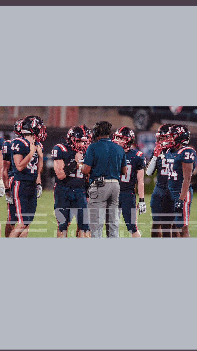CoachHHill's tweet photo. As the season comes to an end, I had the pleasure to start my 1st #THSCA journey!! Proud of my boys and most definitely the 2 seniors as they persevered and stood on manhood to end the season off on a great note! #backfieldgetuspaid 🏈 #Cen10Strong ‼️ #coachingbruhz ⚡️ https://t.co/bGPtfeET2S