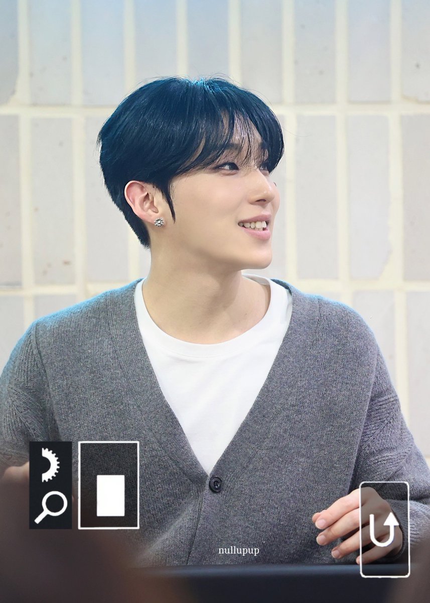 nullupup's tweet photo. <Pre>
231104 팬싸📸

이렇게 팬분들 한분한분을 처음부터 끝까지 바라보는 오빠를 보고
이렇게 착한 사람을 만나서 응원할 수 있어서 다행이라고 생각했어요.

#문종업 #MoonJongup #文钟业
#文鐘業 #ムン·ジョンオプ
💚@jongup_official💚 https://t.co/k74utKmxat