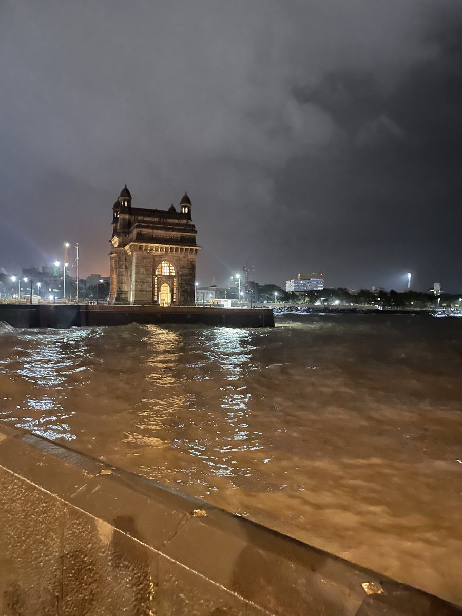 WeatherRadar_IN's tweet photo. Our user Prashant Kumar captured the beauty of #Mumbai in these stunning shots 📸🌆.
Share your local weather with us – we'd love to see your corner of the world! ☀️🌧️❄️ https://t.co/xVpYtmrv2g
#MumbaiViews #WeatherSnaps https://t.co/QCsfBS1NQS