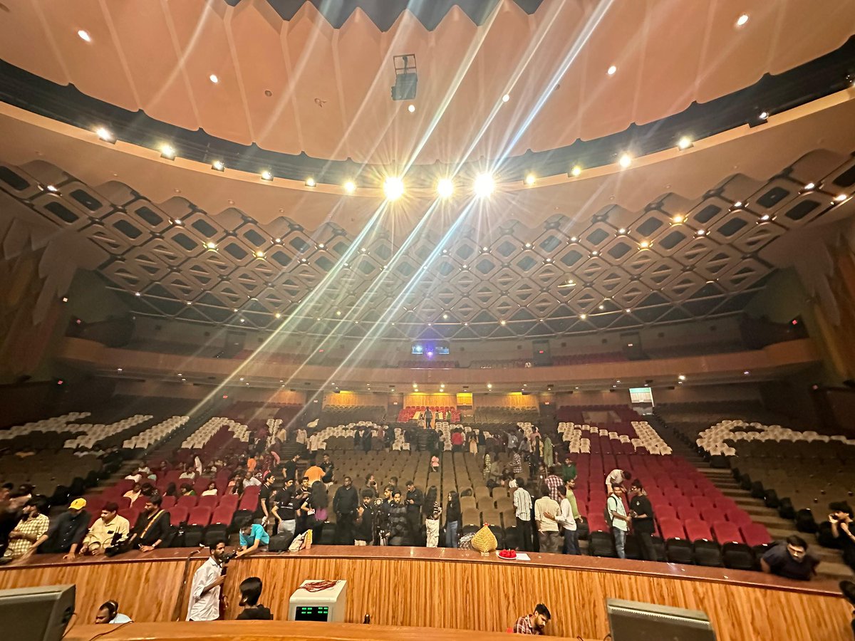 CinematicSaga's tweet photo. The stage is ready and our hearts are full of excitement 💥💥

#Ammaadi song launch event will commence in just a few minutes 💫

#Maiyal #Andhaaju #Melleishtam #Pyaralaage 

#HiNanna #HiNannaOnDec7th 
#HiPapa #HiPapaOnDec7th

Natural ⭐  #Nani #MrunalThakur  #BabyKiara
@VyraEnts https://t.co/D2olKBGJsG