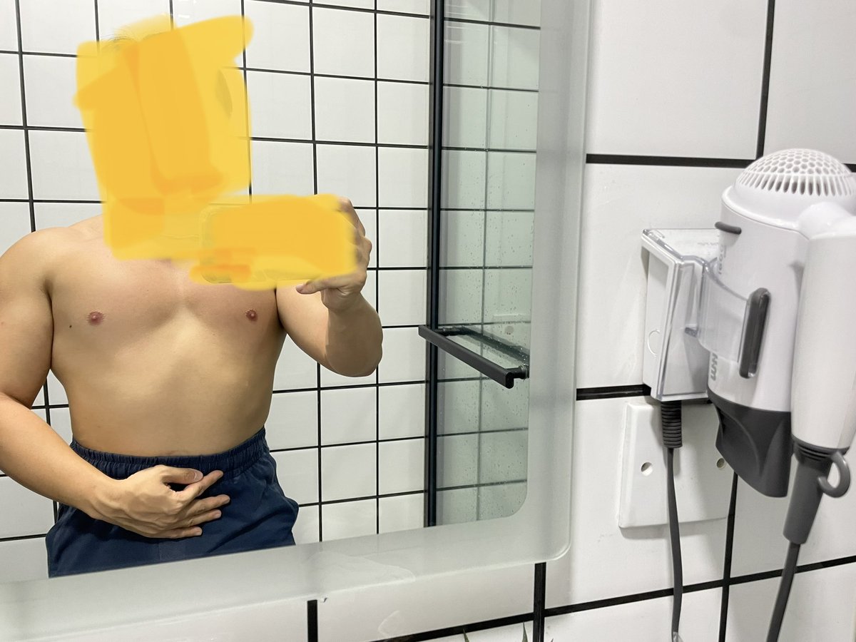 真心大隻就着衫顯瘦 除衫有（肌）肉
我就着衫顯瘦 除衫有（肥）肉😂