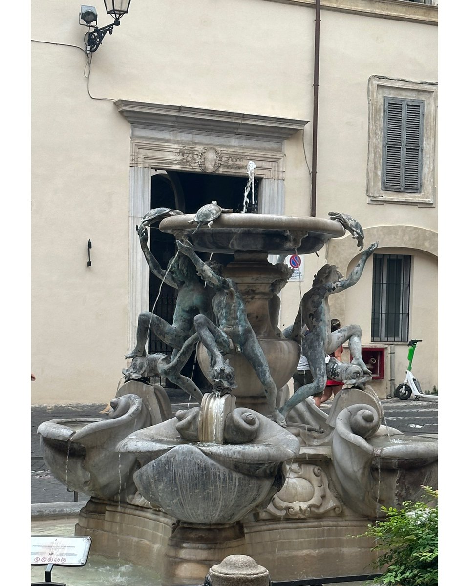 trinebumiller's tweet photo. Sketching in Rome. Fontana delle Tartarughe while a visiting artist at the American Academy in Rome #romeitaly #trinebumiller_romedrawings https://t.co/60v82gSXGD