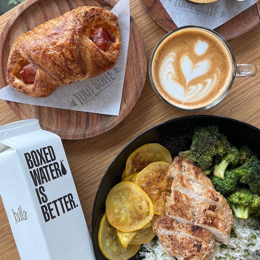 A savory Saturday brunch? You don't have to tell us twice 🥐 @toutsuitehtx