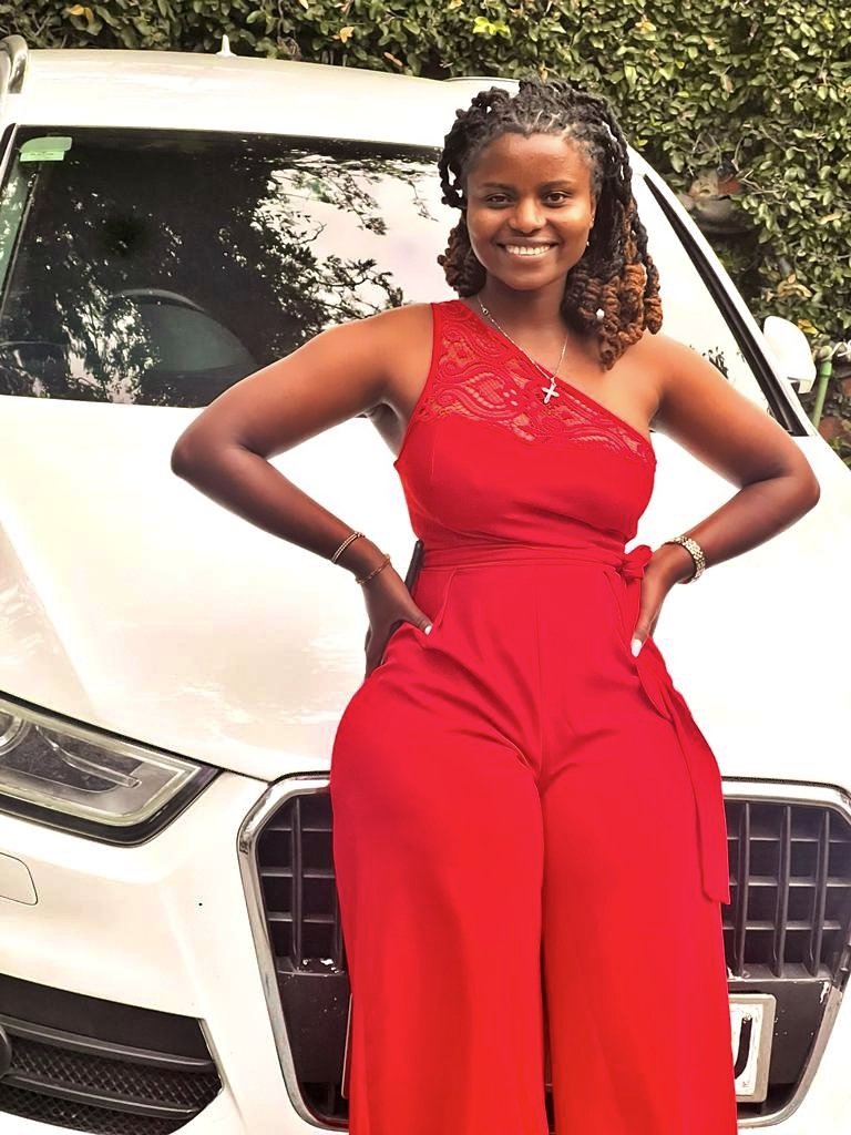 Lady in red 🌹🥰