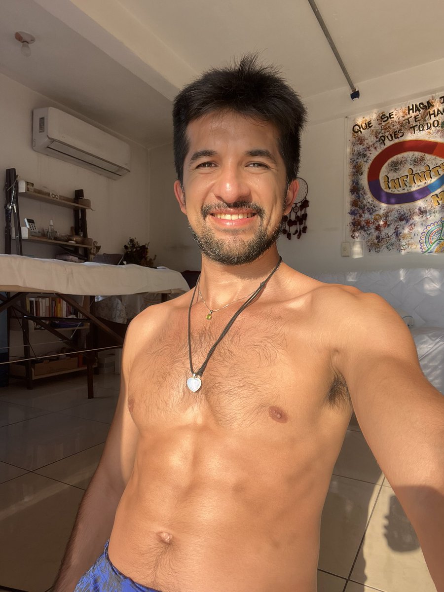 MHerMagic2's tweet photo. Hello everyone!! This is Gabriel I have 3 openings more today. Let me know if you want take it. #startyourdayright #sensual #puertovallartagay  remember with the infinity massage you connect in a different levels in the 7 body’s you have. ❤️😍⭐️ https://t.co/pkzvmSYQPq