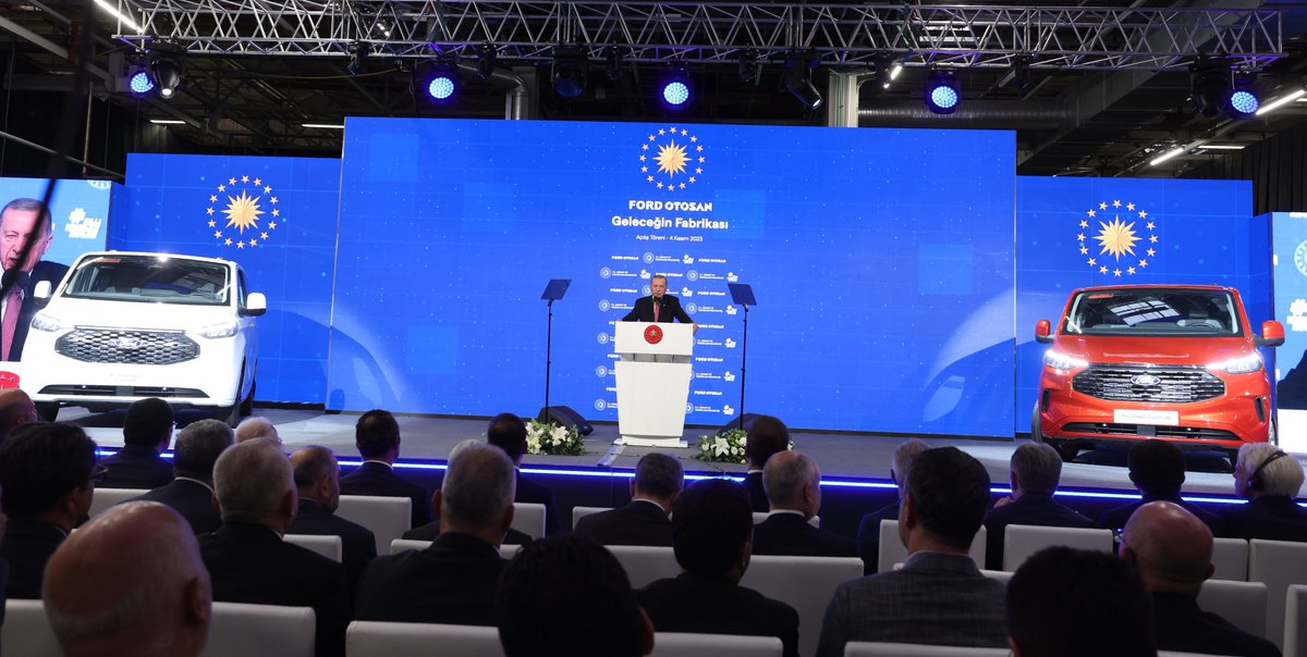 Cumhurbaşkanımız Sn. <a href="/RTErdogan/">Recep Tayyip Erdoğan</a>’ın teşrifleri ile gerçekleşen törenle Ford Otosan Yeniköy Fabrikası’nda üretimi yapılan ikinci elektrikli ticari araç Custom modeli hattan indirildi, fabrikanın yeni devreye alınan hatları açıldı. Şehrimize, ülkemize ve ekonomimize Hayırlı olsun.