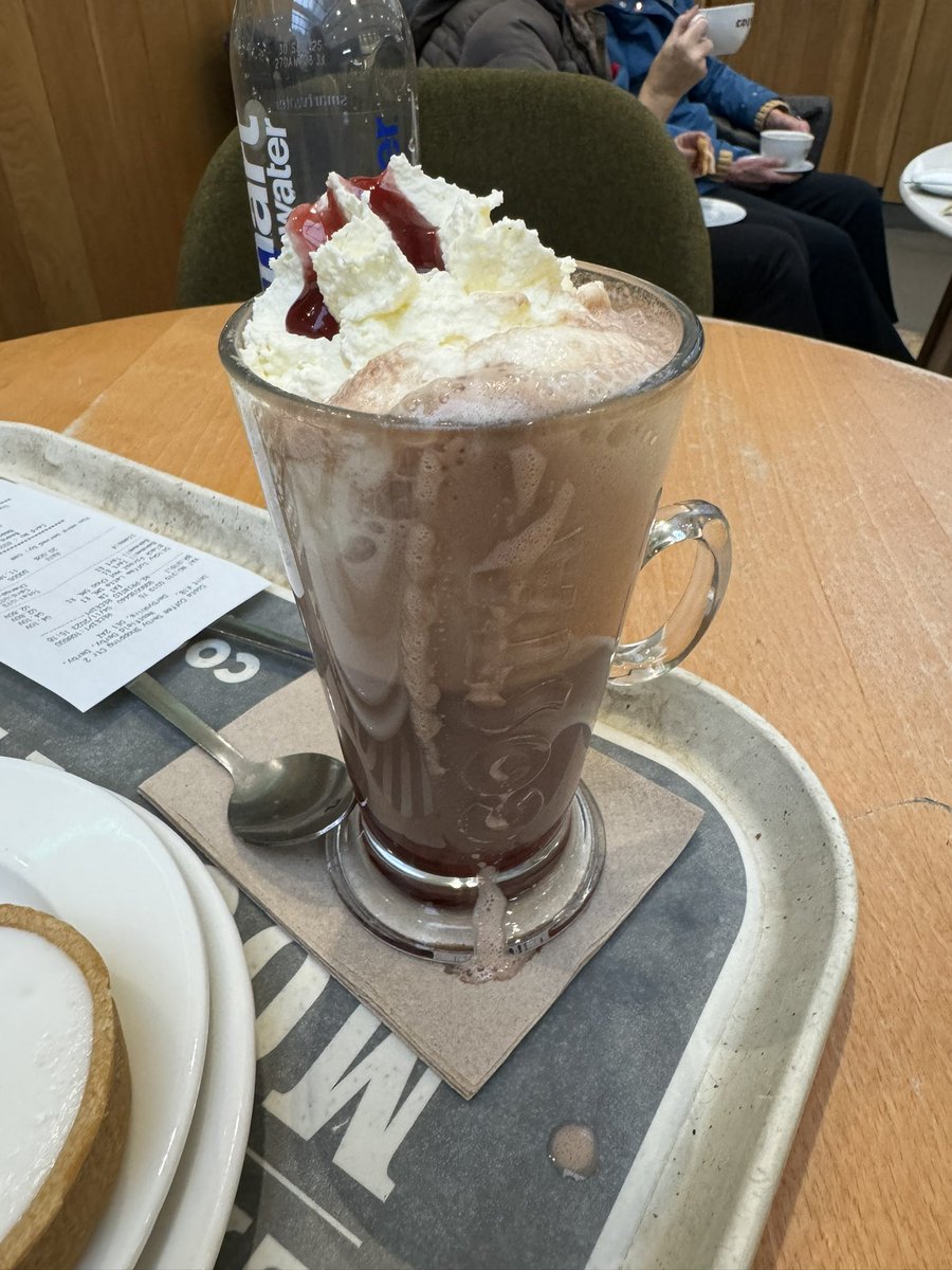 CherryKnights's tweet photo. @CostaCoffee when you pay £4.10 for a black Forrest and only get half your drink https://t.co/afNJxoWWHB
