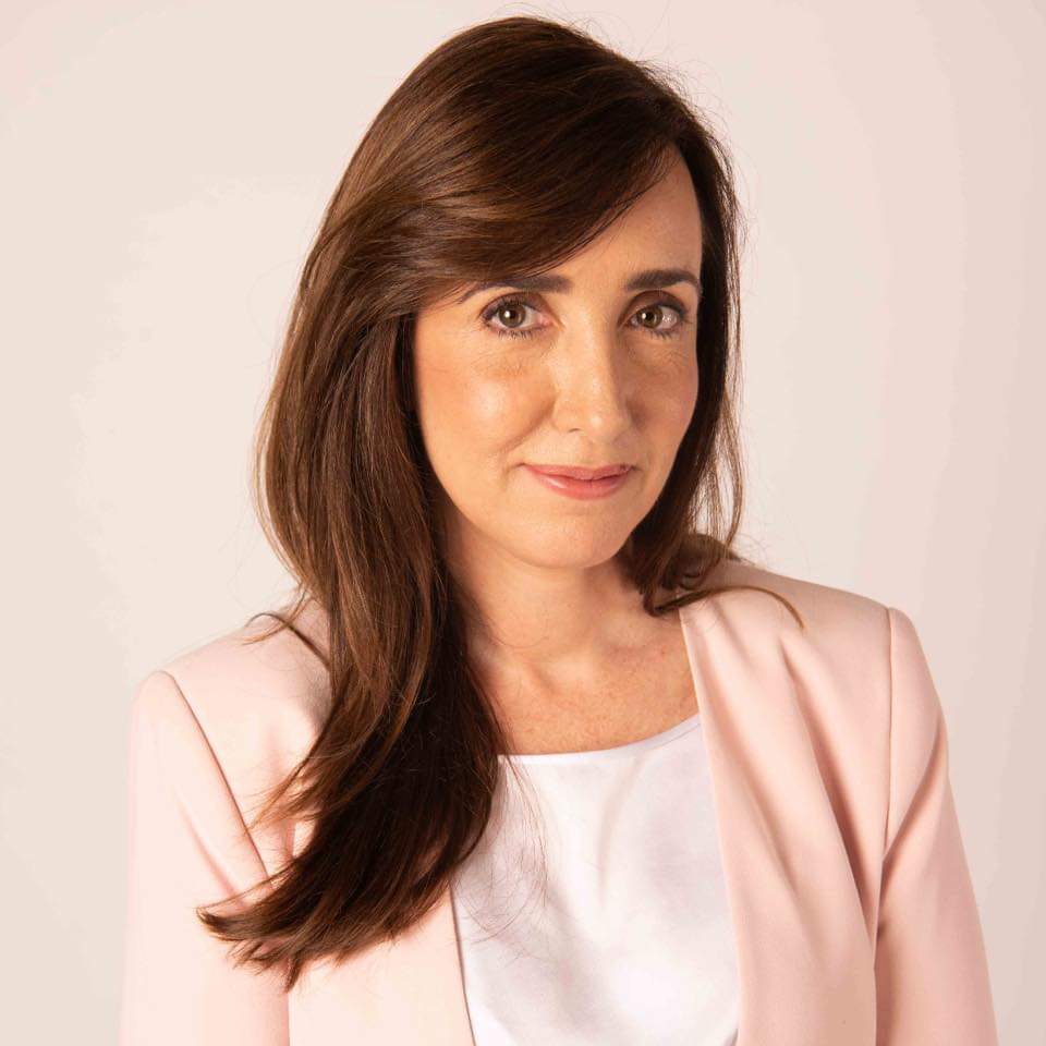Bafomexinforma's tweet photo. Victoria Villarruel, afirmó que ella y el ex presidente Mauricio Macri están unidos en una lucha común para enfrentar a Sergio Massa, en el balotaje. Sin embargo, Villarruel dejó en claro que la fórmula presidencial es Javier Milei-Villarruel.     

@VickyVillarruel https://t.co/2GW9ID45vT