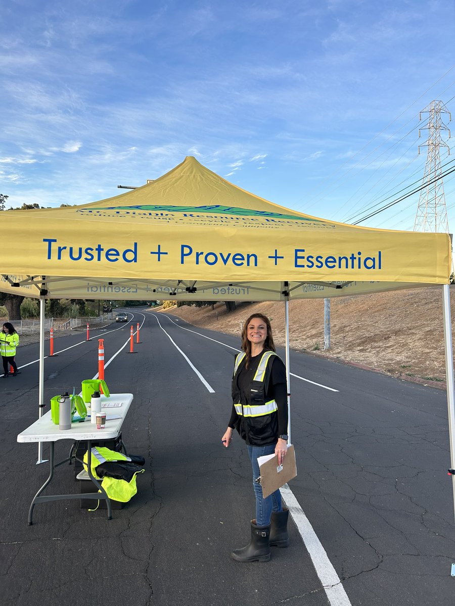 kishrajan's tweet photo. Concord City Cleanup day! Over 500 residents bringing their truckloads of disposal items to our staging area at the Concord Pavilion. Thanks @CA_Concord staff and our amazing @mtdiabloresrec team. #TrustedProvenEssential https://t.co/xosE59SFOK