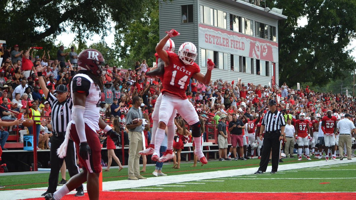 After a great conversation with @DekeHerrin and the staff i am blessed to receive an offer from Newberry!! #gowolfs 🐺