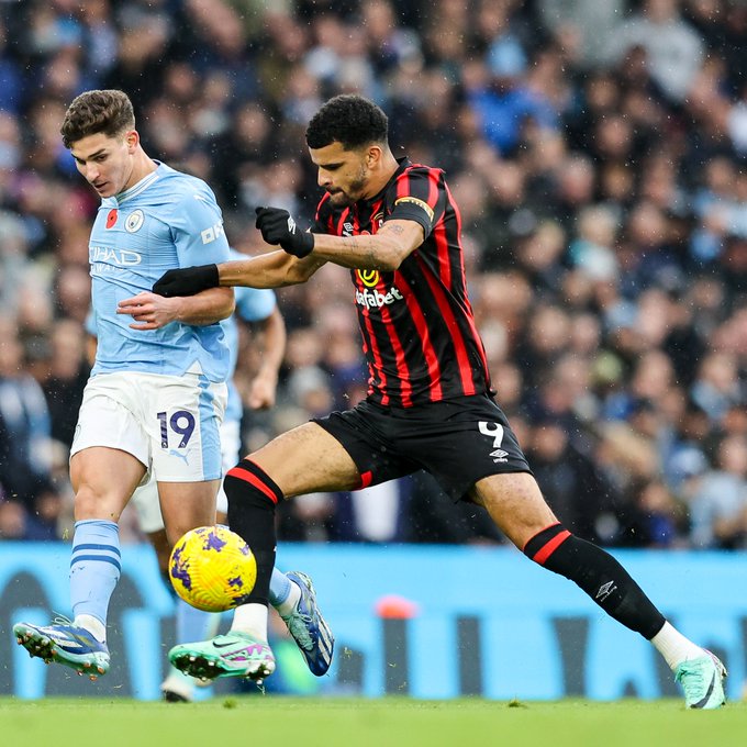 Sinisterra gets Cherries on the board v. Man City