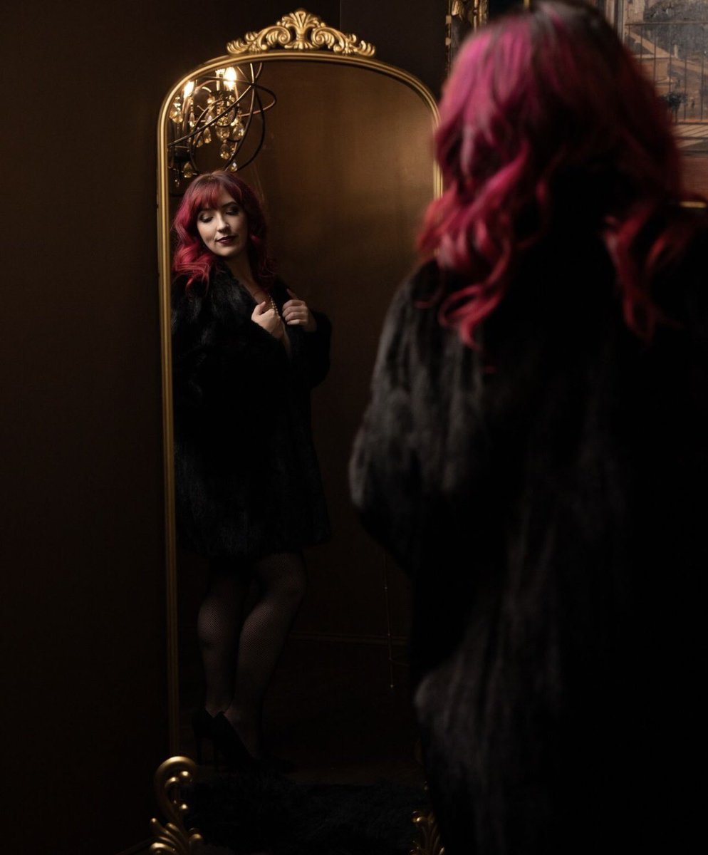 lizardiam9's tweet image. I slithered here from Eden just to sit outside your door