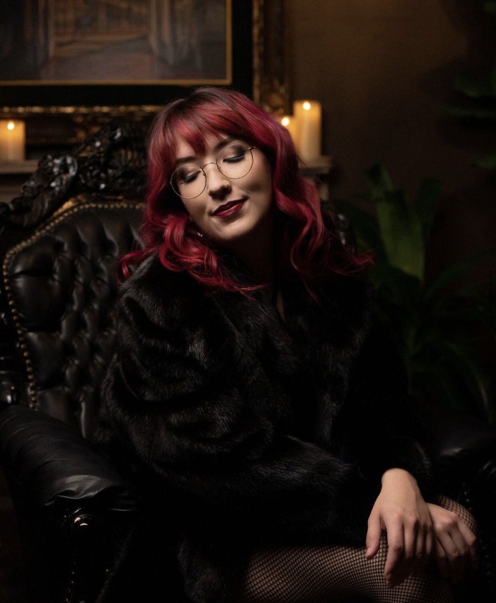 lizardiam9's tweet image. I slithered here from Eden just to sit outside your door