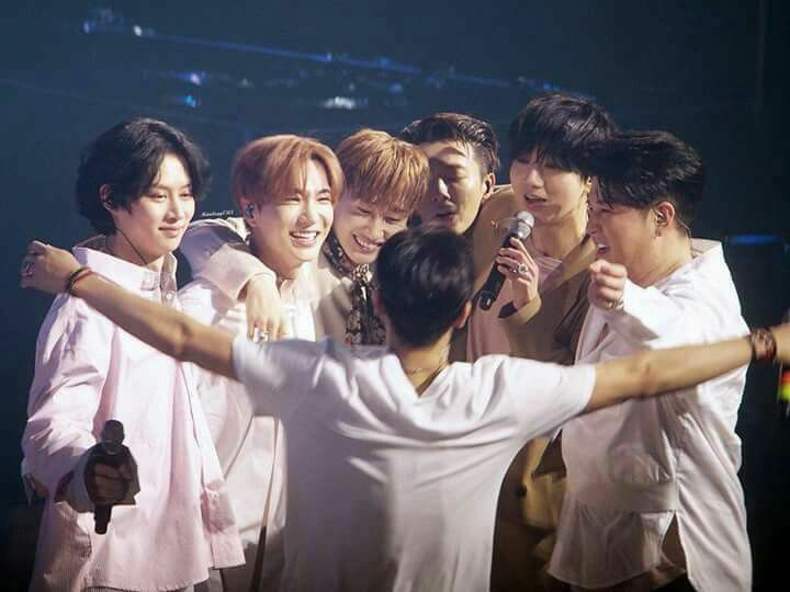 THE LAST MAN STANDING 💙

Parabéns SuJu, obrigada por serem os melhores do mundo, por aguentarem tanto e continuarem sorrindo. Eu amo vocês para sempre, onde vocês forem, eu estarei lá.

Always with you!!! Always ELF!!!

#18thAnniversary #1ts8lue
#SuperJunior <a href="/SJofficial/">SUPER JUNIOR</a>