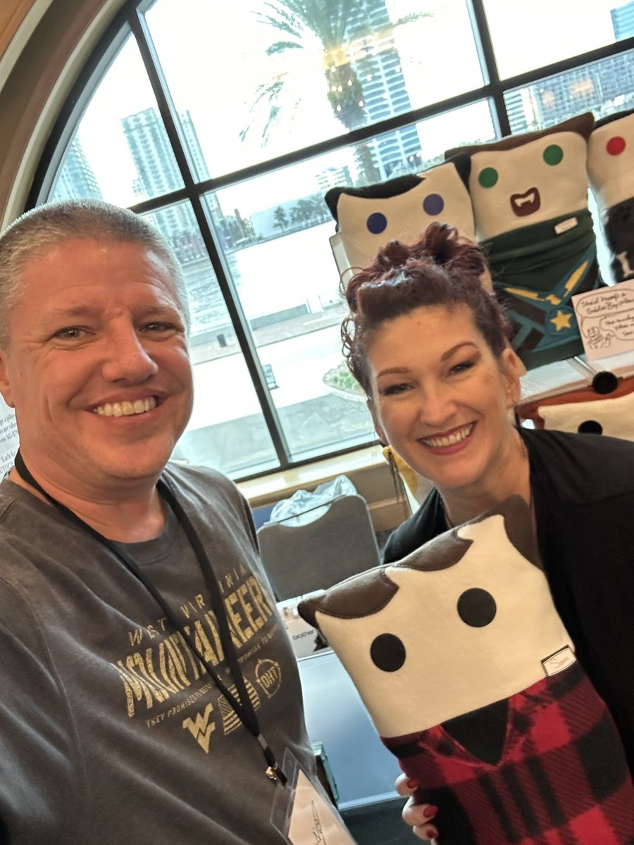 <a href="/AtomicBombshel1/">Andrea Hurtt-Actor</a> <a href="/CreationEnt/">Creation Entertainment</a> Custom cast pillows. She’s awesome!! #creationjax