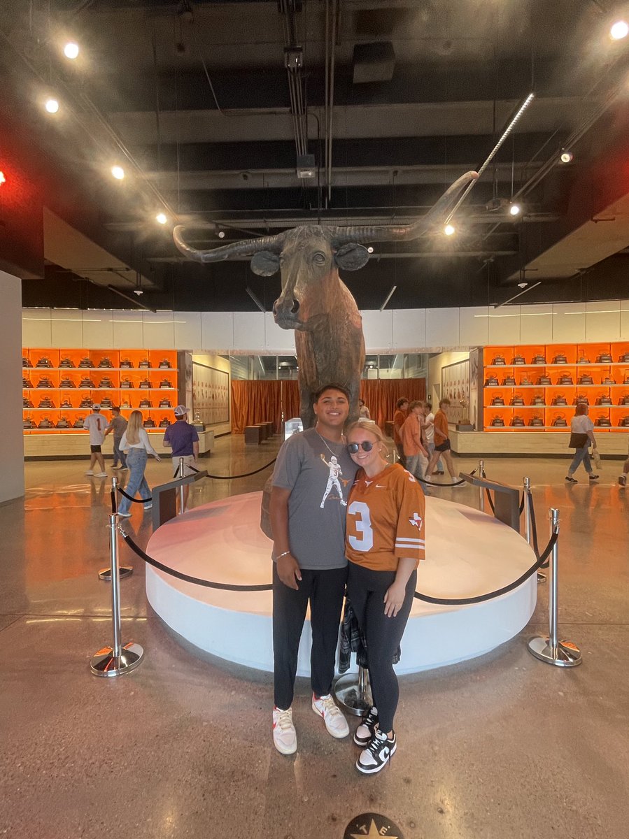 the_coachG's tweet photo. 🧡🤘🏻🤍 https://t.co/1PMbCWDmgg