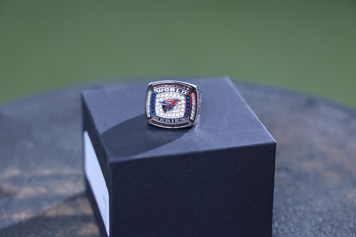 Patriots_UC_SB's tweet photo. Here’s a closer look at the new bling✨💍🤩 

The ring highlights the 23-0 record for conference regular season and tournament championships, the NAIA Opening round championship, the 3rd place World Series finish, and the 49-5 record! #ESGP https://t.co/kwQmEnjl9a