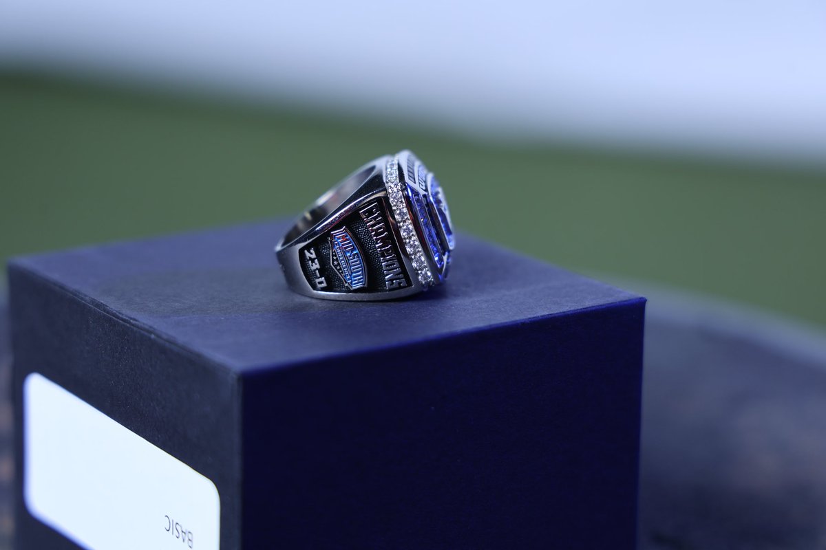 Here’s a closer look at the new bling✨💍🤩 

The ring highlights the 23-0 record for conference regular season and tournament championships, the NAIA Opening round championship, the 3rd place World Series finish, and the 49-5 record! #ESGP