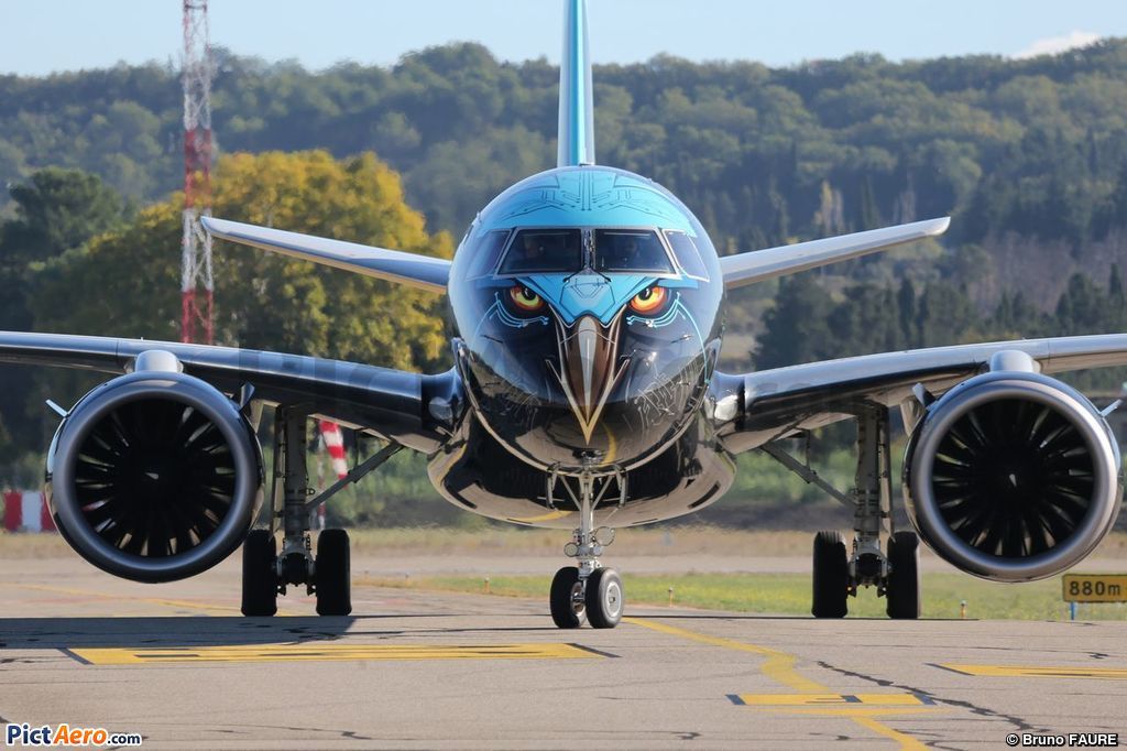 pictaero's tweet photo. Superbe face à face avec l'Embraer E195-E2 / PR-ZIQ 🇧🇷 . Pris le 27-10-2023 par Bruno F. à l'aéroport d'Avignon. 👍👍
https://t.co/nfiJ5uu8ky https://t.co/34xAniq0Dm
