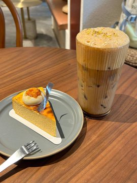 floe_sheila's tweet photo. #breakfast #daystarted #food #selflove #desert #Foodies

I like my coffee with cream and my literature with optimism. https://t.co/CIH16MQlK9