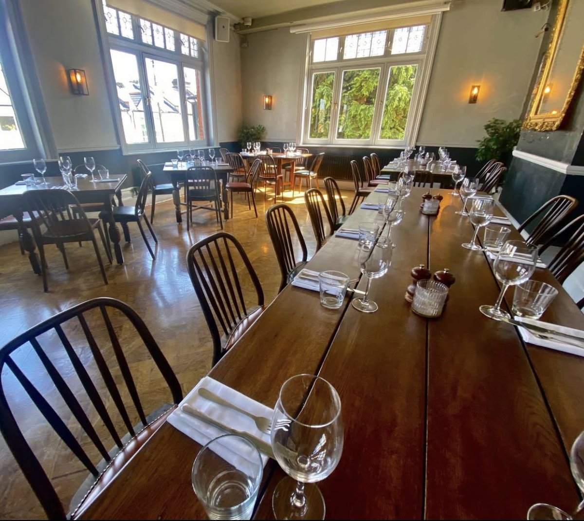 TheCrabtreeW6's tweet image. So many wonderful parties in the Rainville Room already this year - have you booked it for your Christmas party yet? 👀
.
.
.
#FunctionRoom #PrivateSpace #Hammersmith #Fulham #London #Party #WorksDo #Christmas