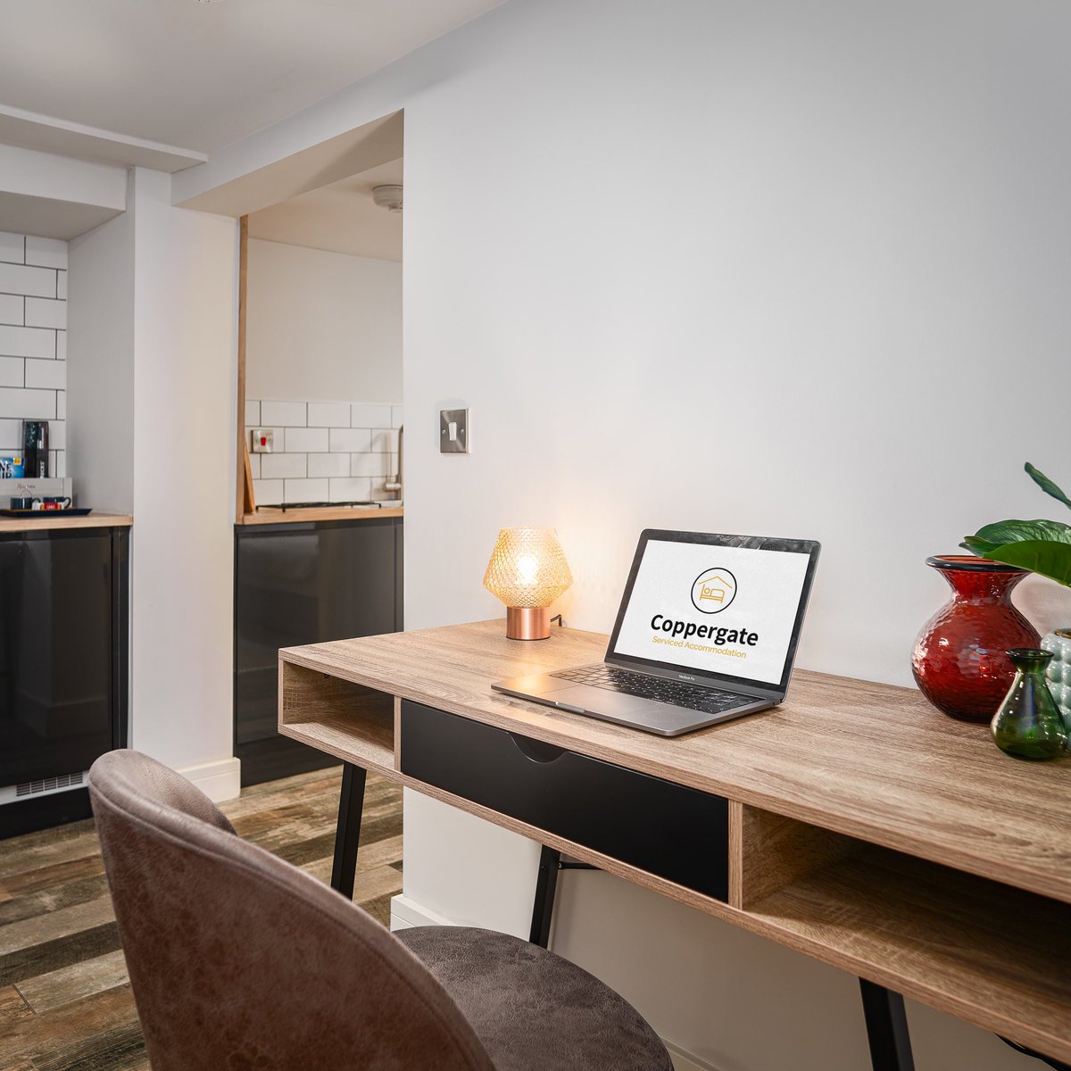 HelenW2009's tweet photo. #Doncaster apartments with added work space 

Book direct Coppergate Serviced Accommodation hit the WhatsApp button  

#contractors #shorttermstays #projectmanagers https://t.co/AdGzEVchN2
