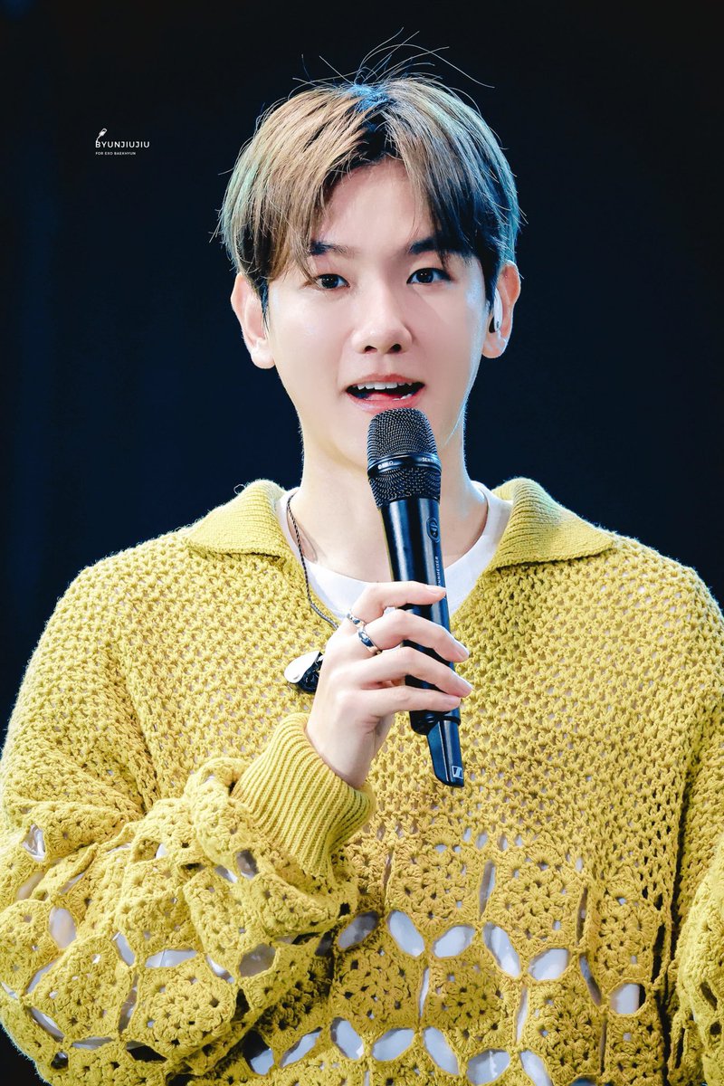 EXOGlobal's tweet photo. [HQ] 231104 #BAEKHYUN @ Allo Bank Hangout: Meet and Greet in Indonesia
cr. byunjiujiu0506

#AlloBankHangoutBarengBAEKHYUN
#UntungBarengBAEKHYUN
#EXO #엑소 @weareoneEXO @B_hundred_Hyun https://t.co/KPXvYuSFWG