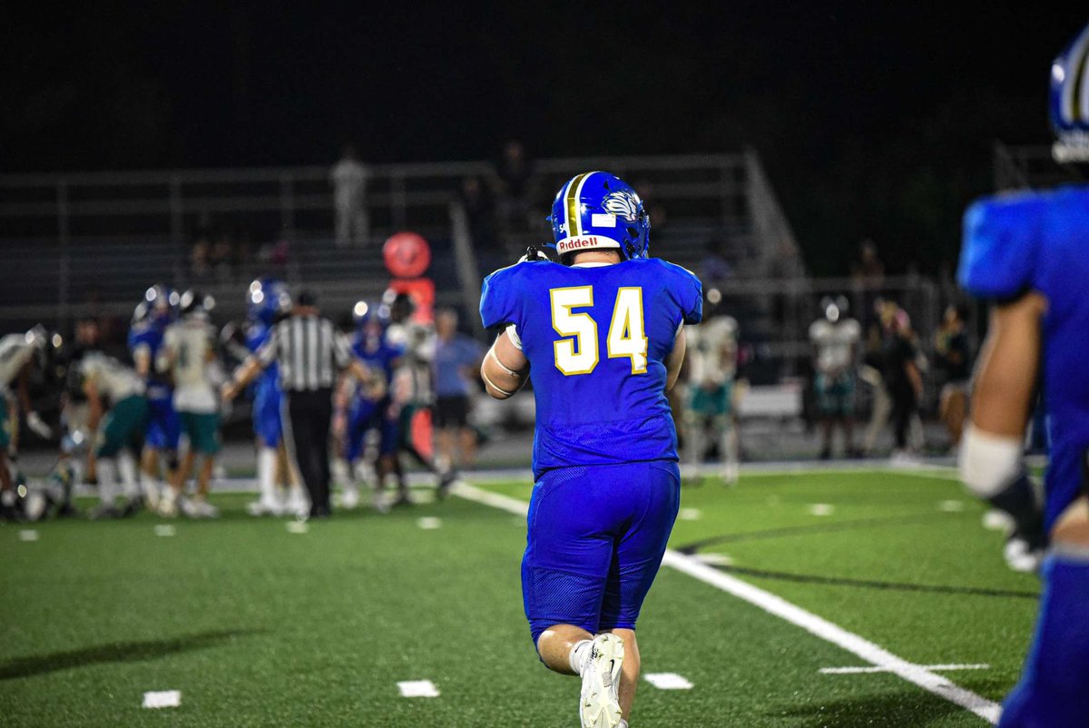 liamsweeney54's tweet photo. Played my last High School football snap last night. It’s crazy how fast this journey went by, but thank you to all the coaches who have helped me be the best player I can be over these last 10 years. https://t.co/VOzszclcT8