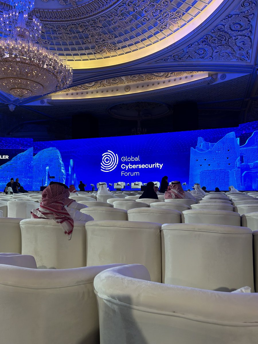 M_Khaled220's tweet photo. سعدت بحضوري 
#المنتدى_الدولي_للأمن_السيبراني2023 

شعور الفخر والاعتزاز بوطني المملكه العربيه السعوديه بهذا  التقدم والانجاز . https://t.co/wpO00DnRih
