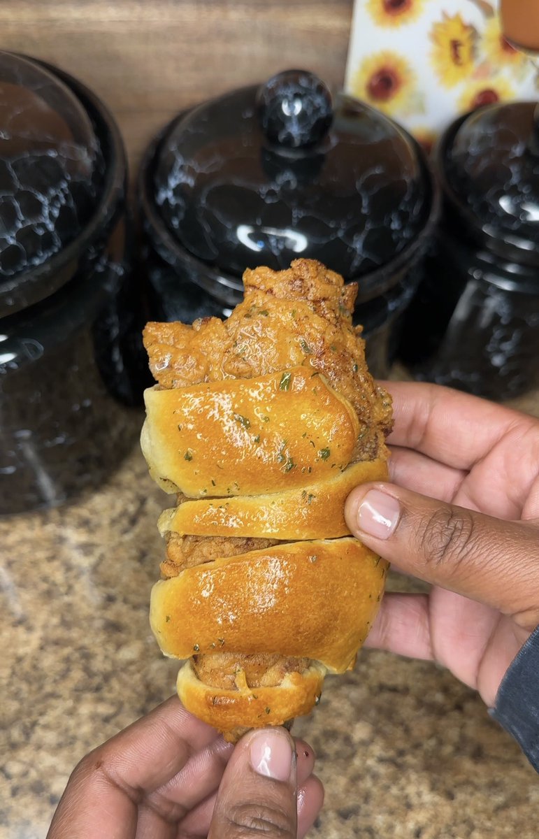 DaronTheChef's tweet image. Chicken In A Blanket. 🫨