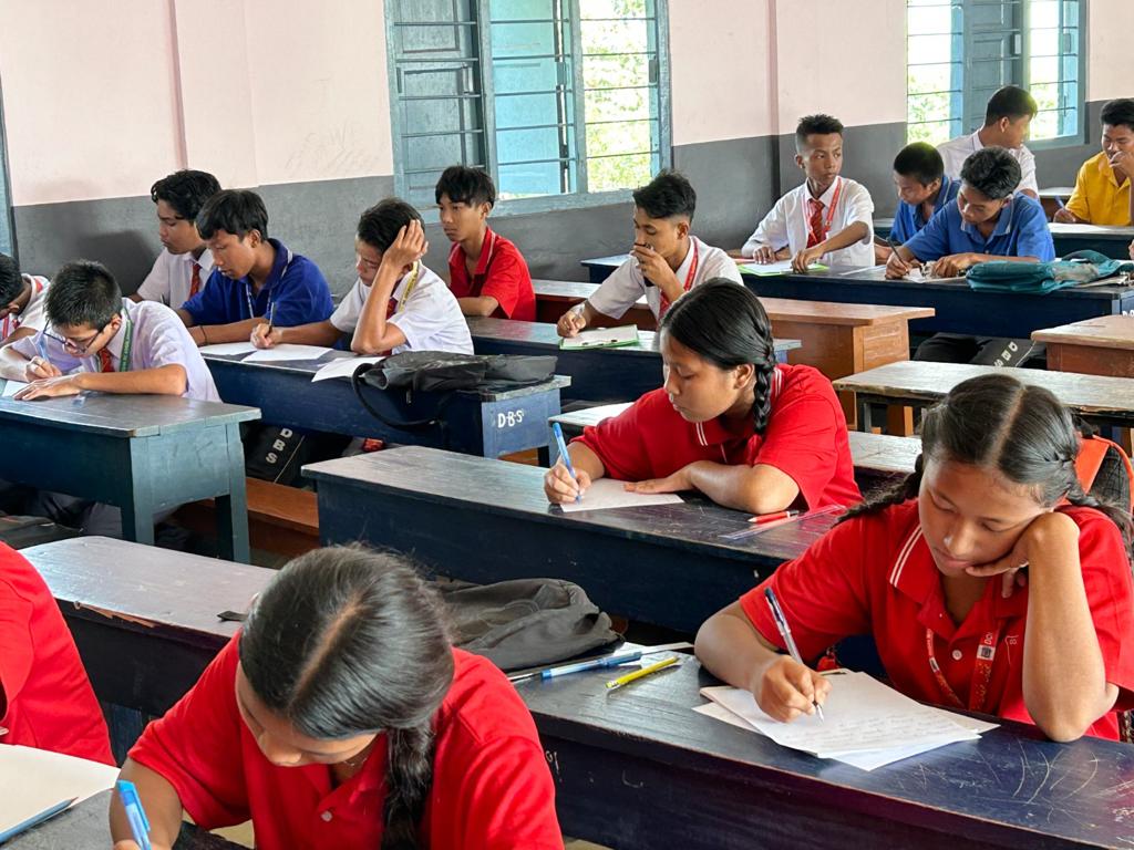 nhidcl's tweet photo. PMU Baghmara under RO #Shillong organized an essay writing competition for students on "Say No to Corruption: Commit to the Nation" at Don Bosco School to emphasize on the need for public awareness about Vigilance and promote a corruption-free working environment. 

#CentralVigilance #VigilanceAwarenessWeek #BuildingInfrastructure #BuildingTheNation #Meghalaya
