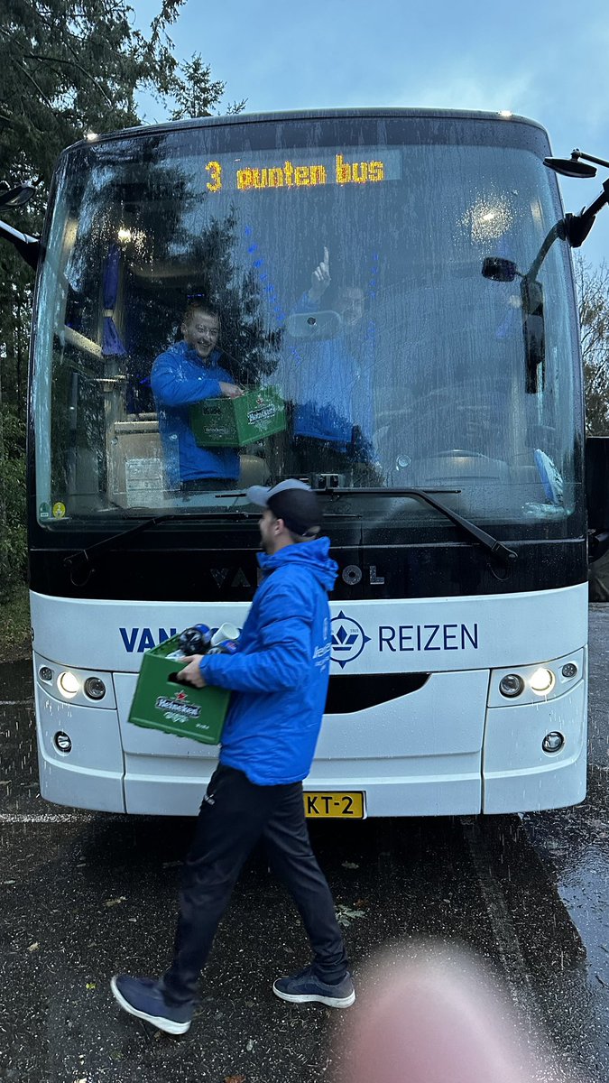 Mooie rover die buschauffeur van <a href="/VanKootenReizen/">Van Kooten Reizen</a>