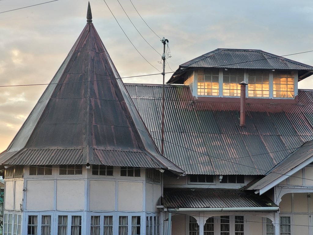 ankushsaikia's tweet image. backlit at dawn...
#localarchitecture 
#mobilephotography