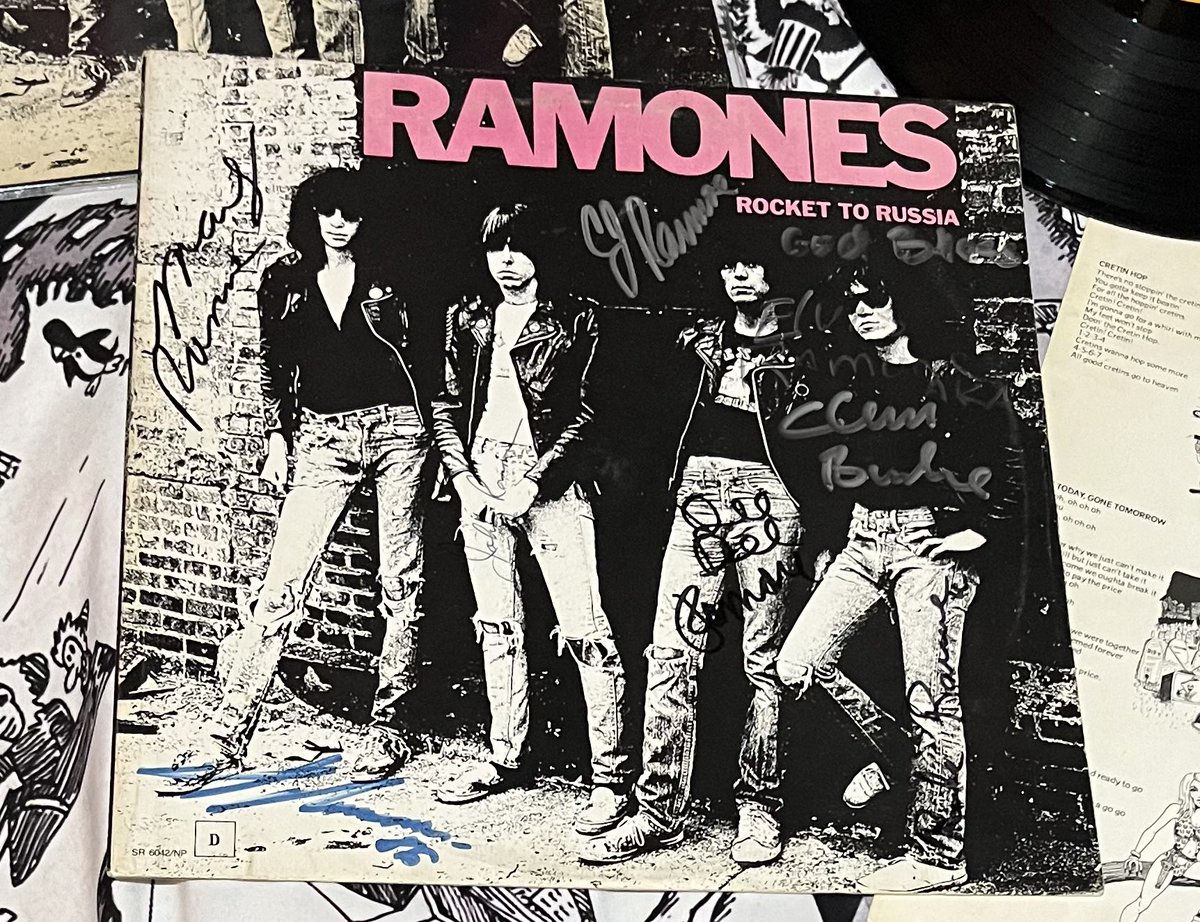 PicturePlace_NE's tweet photo. Love this album!! Managed to have signatures of all eight of The Ramones, past and present!! Plus matching duvet cover!! Ramones forever, happy anniversary!! @RamonesOfficial @johnnyramone @FansRamones @ramonesmuseum @clem_burke @RamonesPodcast https://t.co/2bAZpGfJOU