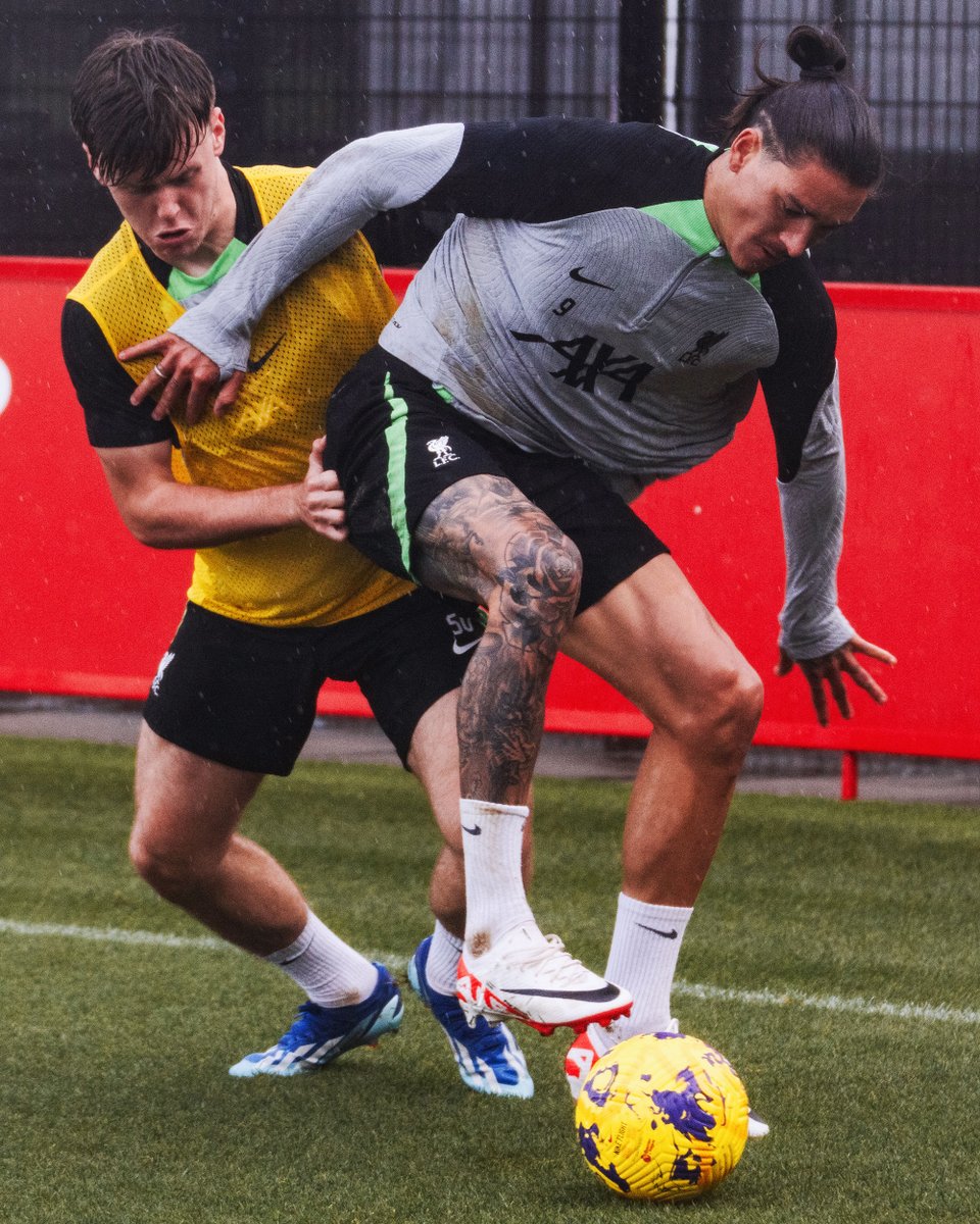 #LUTLIV loading 🟩🟩⬜⬜⬜ 👊

Pics from yesterday's <a href="/premierleague/">Premier League</a> preparations 📸