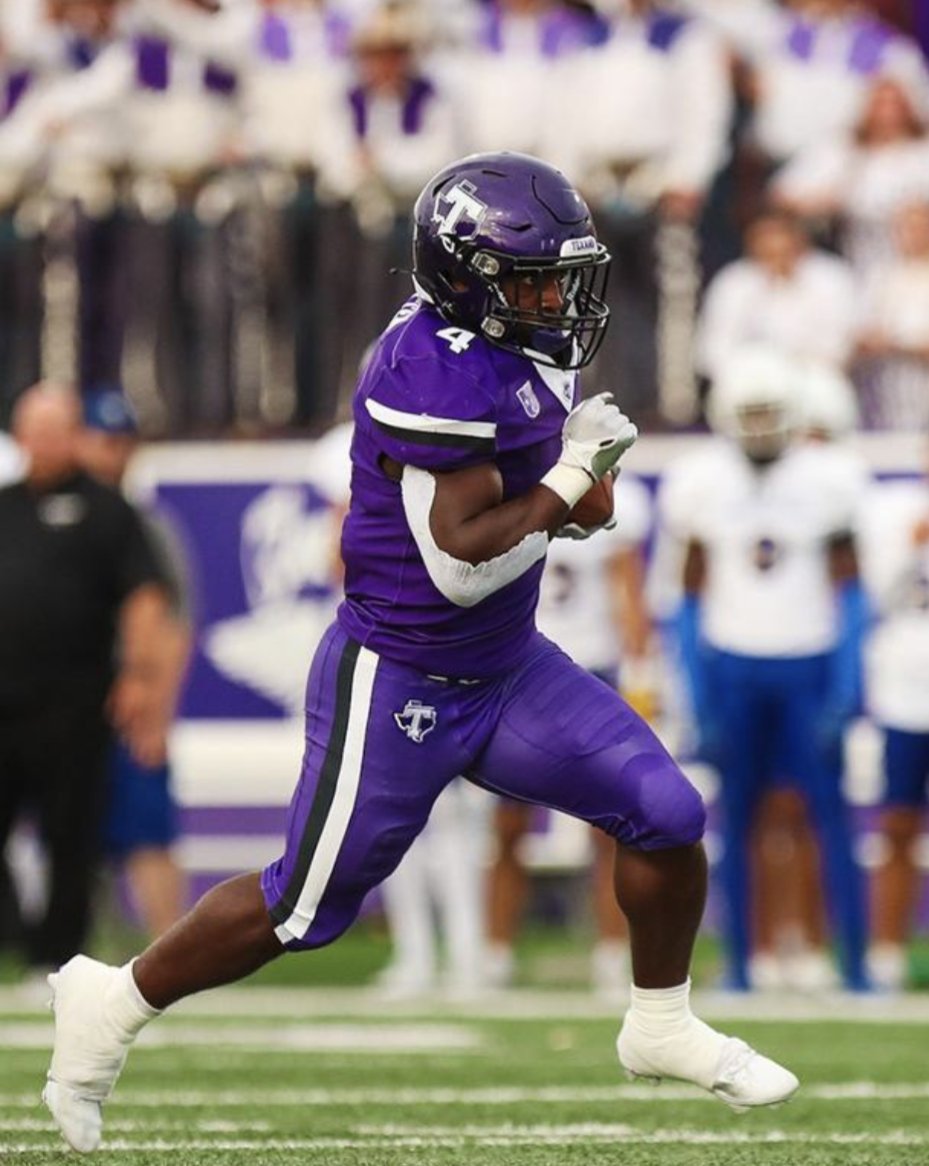 I will be at Tarleton State For tonight's game Thank you for the invite.@CoachPepPearson @CHEADTSU @TarletonFB @CHS_FB_Recruits