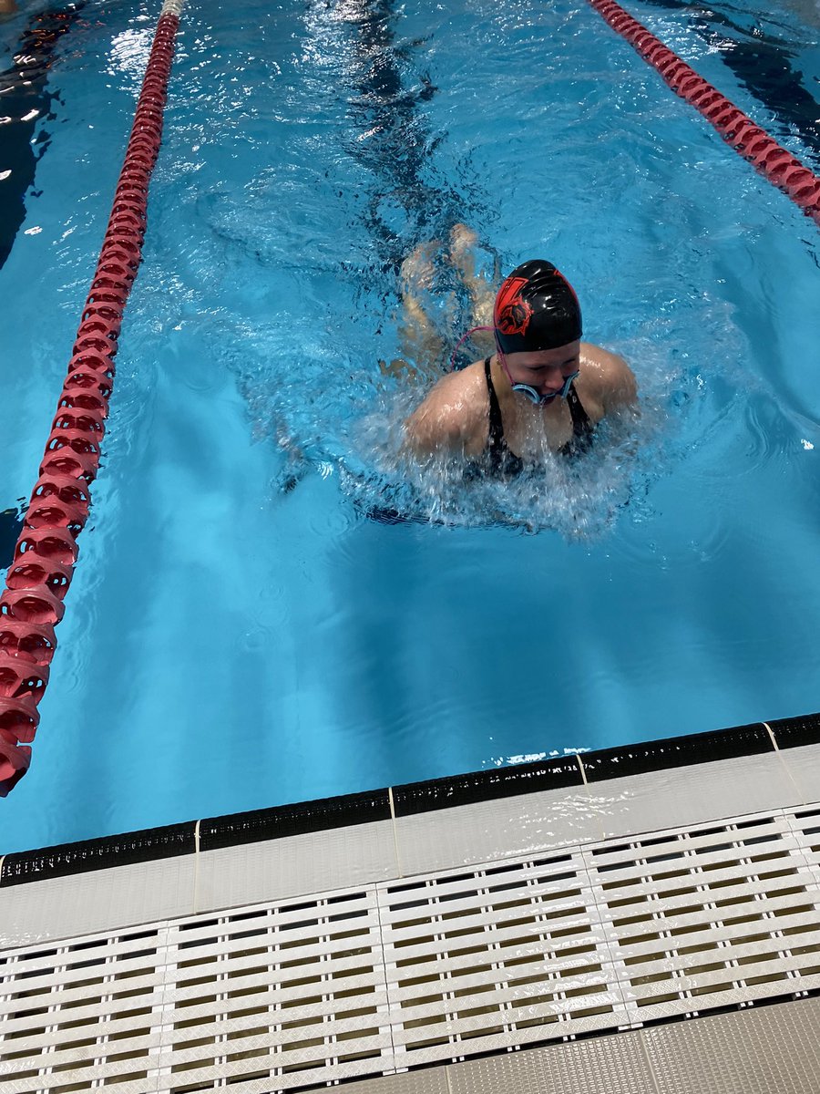 WeissHigh's tweet image. Belted n meet underway. Boys medley breaks 2 min.