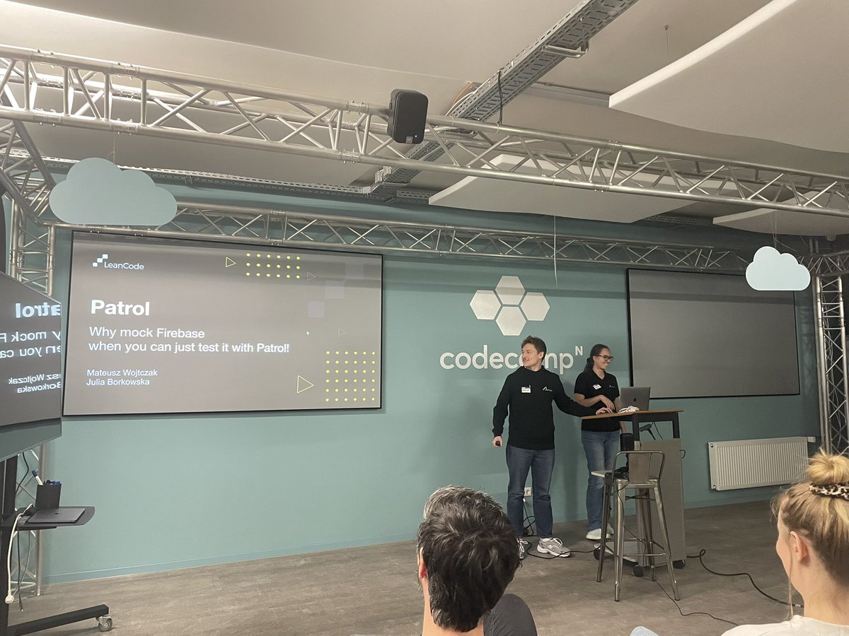 lukaszkosman's tweet image. The @LeanCodePl Team on stage explaining the integration tests using #Patrol, the default #UITesting framework for #FlutterEnterprise apps.