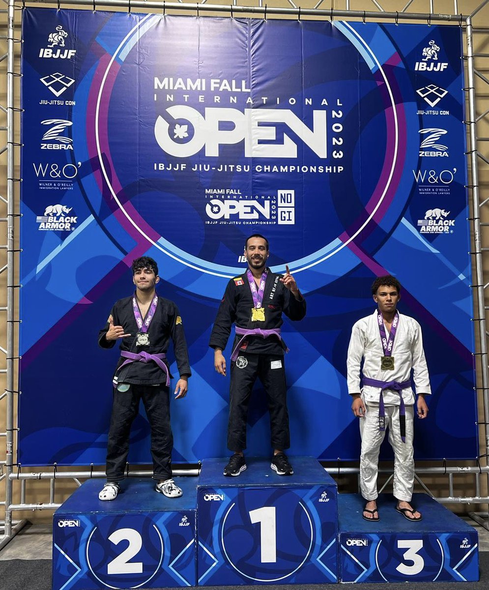 andresemilio925's tweet photo. El día de hoy mi hijo conquistó un campeonato más en el open de miami, tras un viaje largo a miami con retraso de vuelo logró alcanzar la medalla de oro en su categoría, felicidades mijo querido. https://t.co/f2Dbus4Ttw