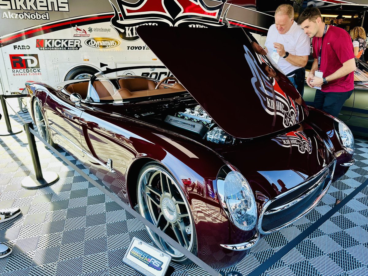 LingenfelterLPE's tweet photo. This stunning @KindigitDesigns #CF1 Roadster in the #KindigitDesign booth at #SEMA is a showstopper! ๐
Powered by a #Lingenfelter 650HP #EliminatorSpec LS engine ๐ฅ https://t.co/V3TrH92nDe