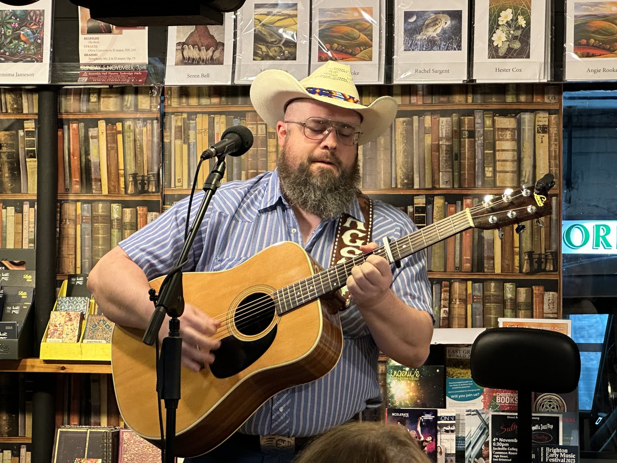 22O5promotions's tweet photo. Another wonderful evening of live music at @EastBookshop Fabulous performance from @jensontagg  &amp; @ConnollyAgs . Thank you all for supporting live music https://t.co/f0uOueUfed