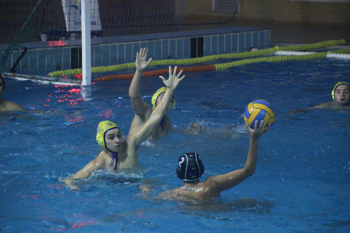 fanatacion's tweet photo. #waterpolo | JUVENIL- C.W.Emalgesa Algeciras - C.W. Málaga- Liga Andaluza Juvenil Masculina 👍👍 https://t.co/sgwlFzBade